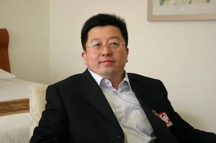 李文阁代表:大学生就业不要只想着大城市、机